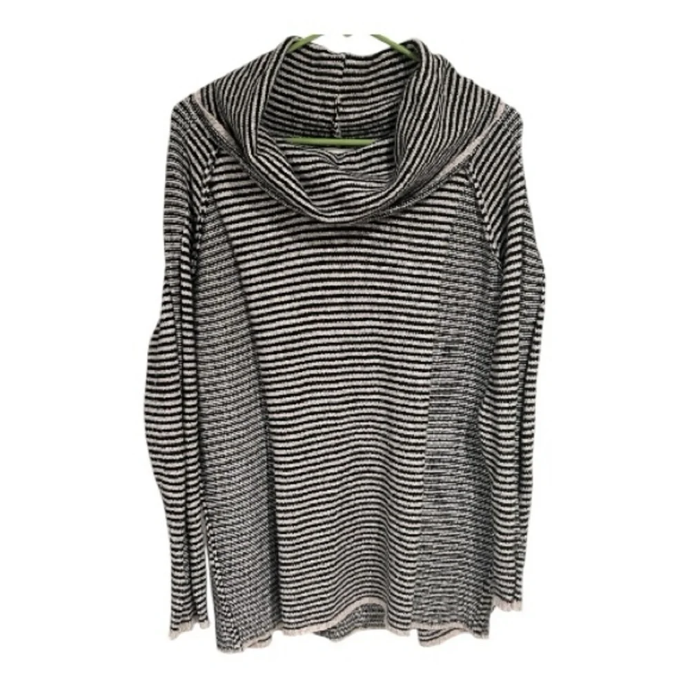 The Nines Elegant Black and Cream Striped Crowl Neck Sweater Size M